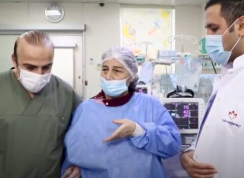 Bakıda 63 yaşlı qadın ana oldu – VİDEO