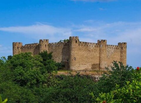 Ermənilərdən daha bir SAXTAKARLIQ: Şahbulaq qalasına xaç işarəsi vurublar – FOTO – RƏSMİ