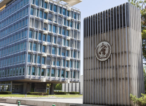 ÜST immun pasportlarının əleyhinədir