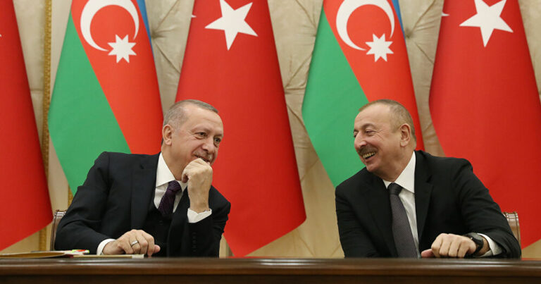 Azərbaycan-Türkiyə sənədləri imzalandı