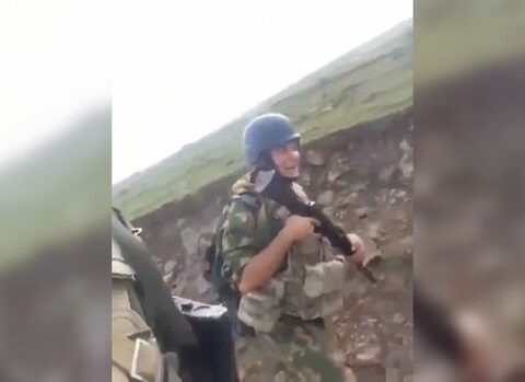 Şəhid Xudayar Yusifzadənin ifasında növbəti xalq mahnısının görüntüləri yayıldı – VİDEO