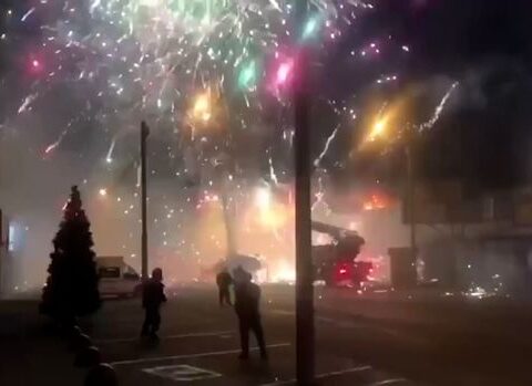 Rusiyada bazarda baş vermiş yanğın söndürüldü – VİDEO