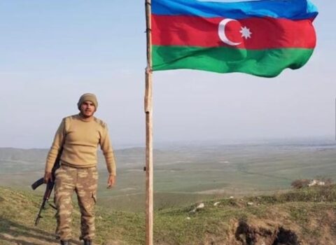 Cəbhədə döyüşən məmur oğlu kimdir? – FOTOLAR