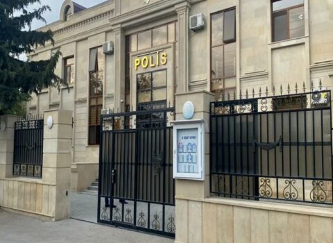 İctimai yerdə maskasız gəzən COVID-19 xəstəsinə cinayət işi açılıb – FOTO