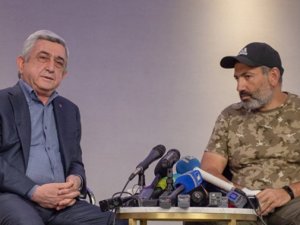 Sarqsyan hakimiyyəti Paşinyana verməyib – Sabiq prezidentin silahdaşından ilginc bəyanat