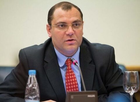 Aleksey Fenenko: “Çox şey İrəvanda kimin hakimiyyətdə qalacağından asılı olacaq”