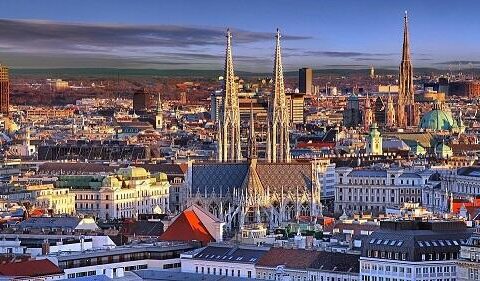 Avropa ölkəsində baş örtüyü ilə bağlı QƏRAR