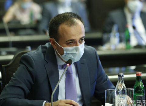 Boqdan Atanesyan: “Ermənistanın siyasi gündəmini İlham Əliyevin çıxışları müəyyən edir”