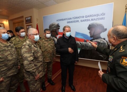 Hulusi Akar Bakıda fotosərgiyə qatıldı – FOTOLAR