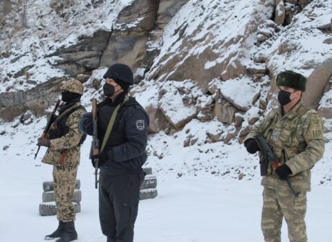 Azərbaycan polisi Kəlbəcərdə postlar qurdu – FOTOLAR