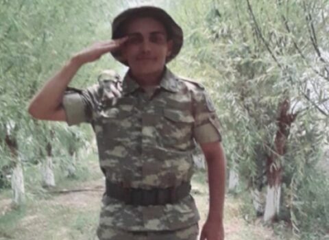 21 yaşlı şəhidimizin anası: “Fəxrlə deyirdi ki, onda Mübariz İbrahimovun silahından var” – FOTOLAR