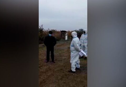 COVID-19-dan ölən şəxsin dəfnində iştirak edən koronavirus xəstəsi tutuldu – FOTOLAR