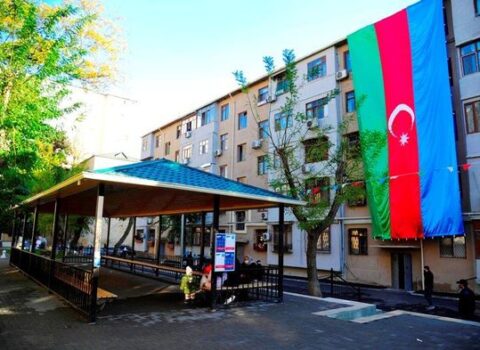 Nəsimi rayonunda daha bir həyət abadlaşdırıldı – FOTOLAR