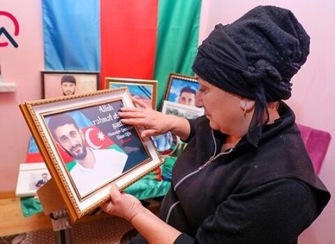 Qardaşxan Əhmədovun anası: “Statusda oxudum ki, oğlum şəhid olub” – FOTO/VİDEO