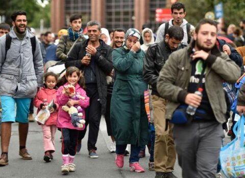 Yunanıstanda uşaqların olduğu düşərgəyə hücum edildi