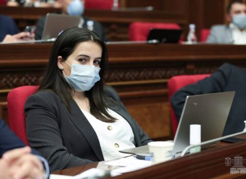 Erməni deputat Paşinyanın parlament fraksiyasını tərk etdi