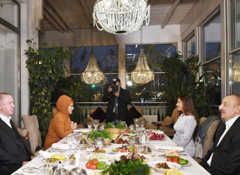 Ərdoğan və xanımının şərəfinə nahar verilib