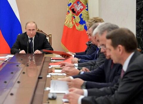 Putin: Mixelson yoxdu, sən də ştativ dərdi çəkirsən – VİDEO