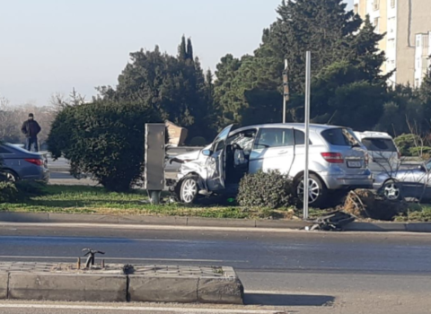 Prospektdəki qəza sıxlıq yaratdı – FOTOLAR