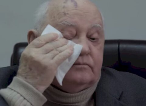 Qorbaçov kimsəsiz qalıb: Baxanı yoxdur – Video