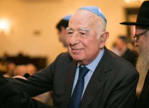 Dünyanın ən varlı bankiri öldü