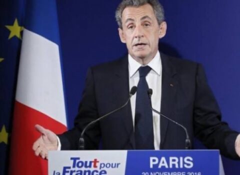 Prokuror Sarkoziyə 4 il həbs cəzası istədi