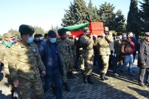 Şəhid baş leytenantımız Sumqayıtda torpağa tapşırıldı – FOTOLAR