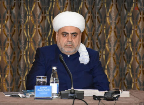 Şeyxin mühafizəçisinin adı milyonluq dələduzluq işində çəkilir – İSTİNTAQ MATERİALI