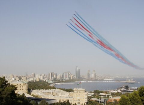 Hərbi təyyarələr Qələbə paradına hazırlıq uçuşları keçirir – FOTOLAR – YENİLƏNİB