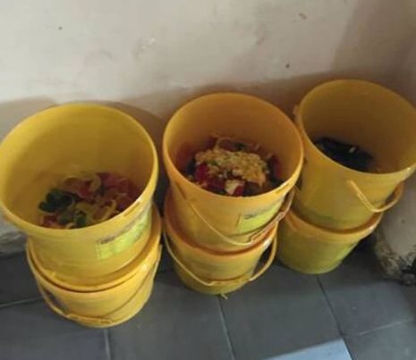Bakıda antisanitar şəraitdə fəaliyyət göstərən müəssisənin fəaliyyəti məhdudlaşdırıldı – FOTO Bakıda antisanitar şəraitdə fəaliyyət göstərən müəssisənin fəaliyyəti məhdudlaşdırıldı – FOTO