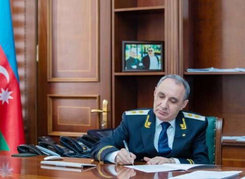 Baş prokuror: “Korrupsionerlərə qarşı daha dəqiq zərbələr endirməliyik”