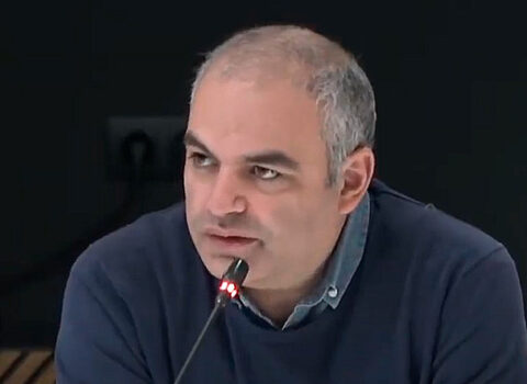 “Gələcəyimizin fərqli bir yerdə həll olunmasına icazə verməməliyik”