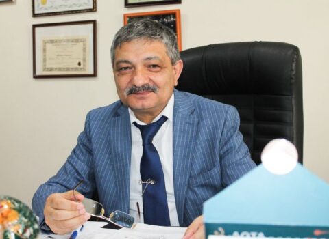 Zakir Həsənov Milli Kulinariya Mərkəzinin rəhbərini təltif etdi – FOTO