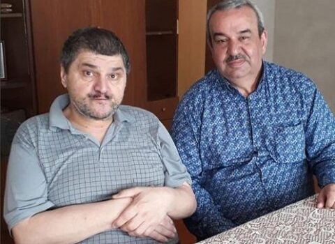 Məşhur meyxanaçının ayaqları tutuldu – Gəzə bilmir
