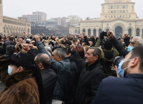 Ermənistanda 2 müxalifətçi HƏBS EDİLDİ – FOTOLAR