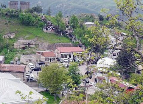Laçının girişinə yeni lövhə vuruldu – FOTO