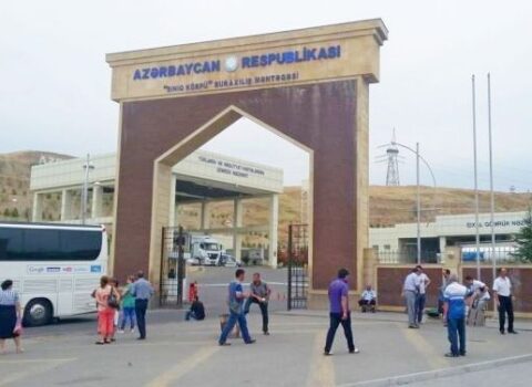 Azərbaycan-Rusiya sərhədində yük avtomobillərinin uzun növbəsi yarandı – FOTO