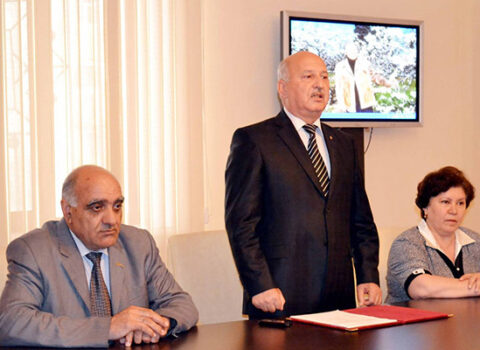 İcra başçısı müavinini vəzifədən azad etdi