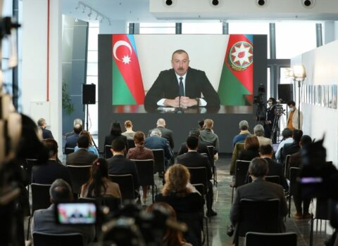 EFE agentliyi Prezidentin mətbuat konfransından yazdı
