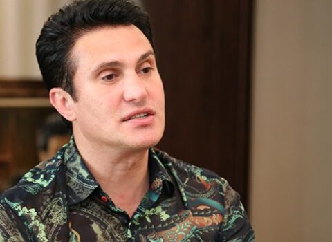 “Açıram efiri ki, qeyri-peşəkar ifaçı efirdədir” – Nadir Qafarzadə