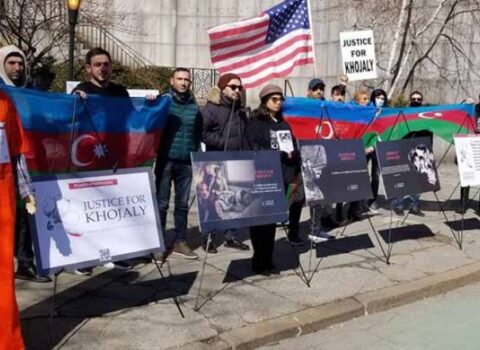 BMT-nin qarşısında Xocalı soyqırımı ilə bağlı sərgi təşkil edilib – FOTO