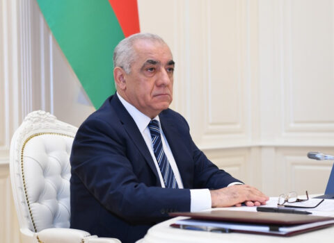 Baş Nazirdən əməkhaqları ilə bağlı QƏRAR