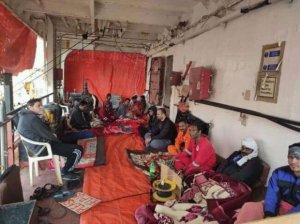 Azərbaycanlı baş mühəndis və türk kapitan 16 aydır Küveyt sahillərində gəmidə girovdur – FOTO