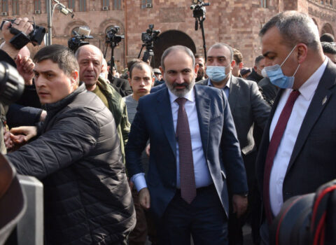Paşinyanın istefa verməsi istisna edilmir: Tərəflər son savaşa hazırlaşırlar 