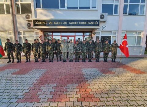 Türkiyə Azərbaycana 10 minaaxtaran it hədiyyə etdi