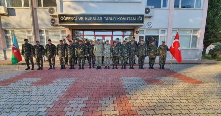 Türkiyə Azərbaycana 10 minaaxtaran it hədiyyə etdi Türkiyə Azərbaycana 10 minaaxtaran it hədiyyə etdi