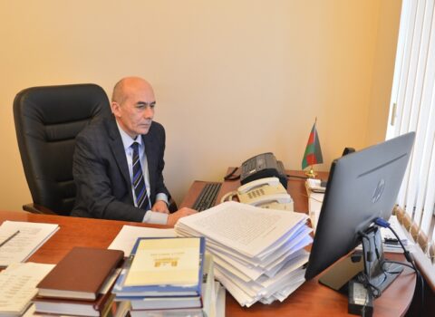 Milli Məclisin mətbuat katibi kollektivə təqdim olundu
