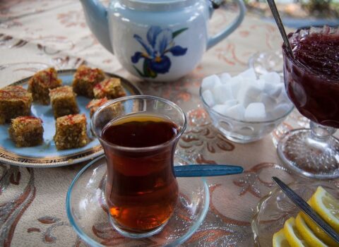 Bu gün Azərbaycanda restoran, kafe və çay evləri açılır