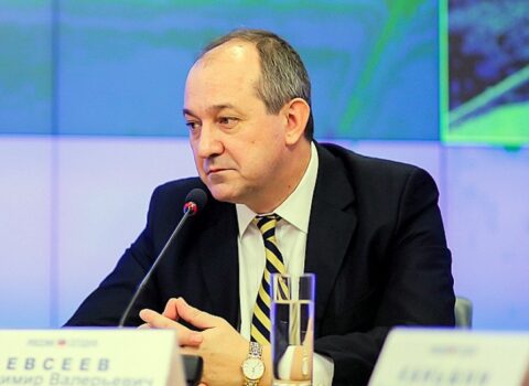 “Qarabağdakı erməni qoşunlarını çıxarıb…” – Rus politoloq