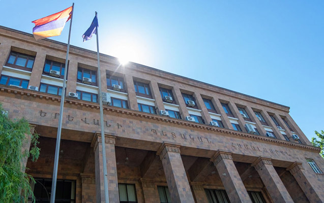 İrəvanda etirazçılar universitet binasına girdi – Polis hərəkətə keçdi İrəvanda etirazçılar universitet binasına girdi – Polis hərəkətə keçdi